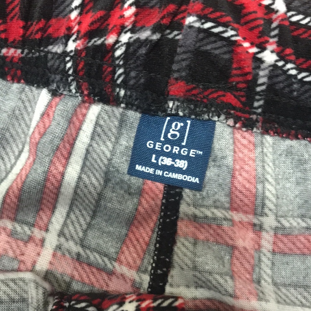 Nice size large pajama bottoms. Designer is George - Picture 4 of 4